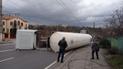 В Житомире перевернулась автоцистерна с газом — жителей окрестных домов срочно эвакуировали