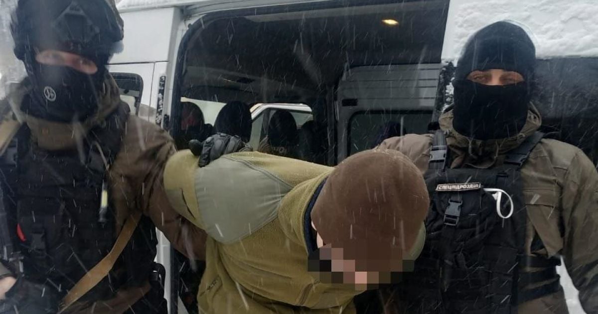 Обливания краской памятника Бандере: Козицкий пообещал Киве "теплый и горячий прием" во Львове