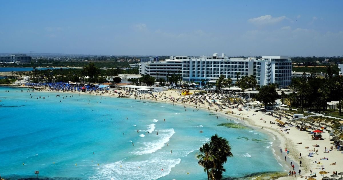 Кіпр посилить умови в'їзду для невакцинованих українців: як перетнути кордон