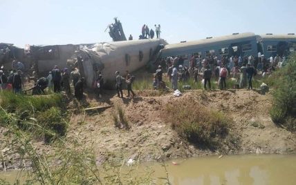 У Єгипті внаслідок зіткнення двох потягів загинули понад три десятки людей: відео
