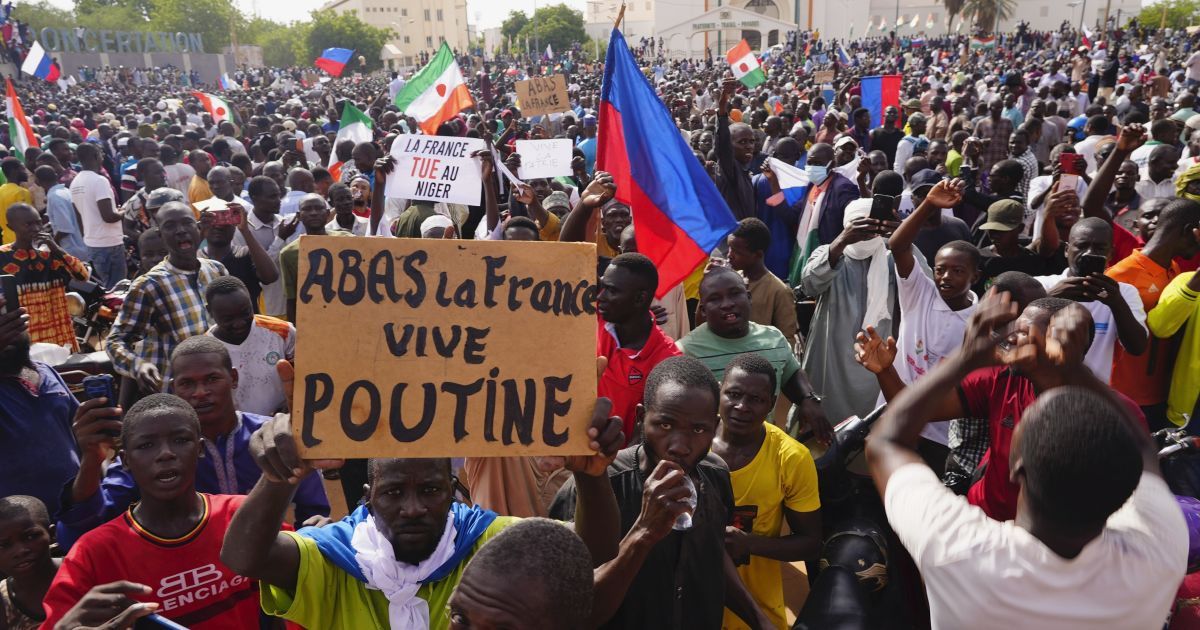 Нигер разрывает дипломатические отношения с Украиной