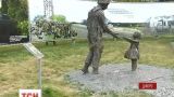 В Днепре неизвестные надругались над памятником благодарности воинам АТО