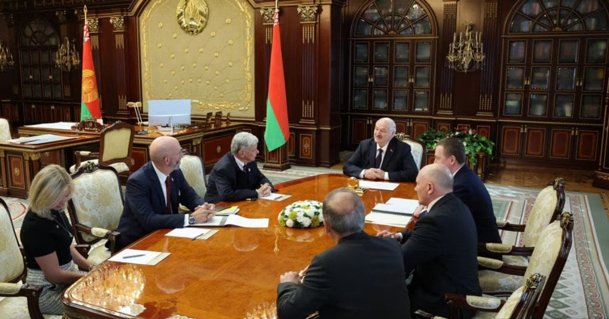 Джон Коул прибыл в Лукашенко