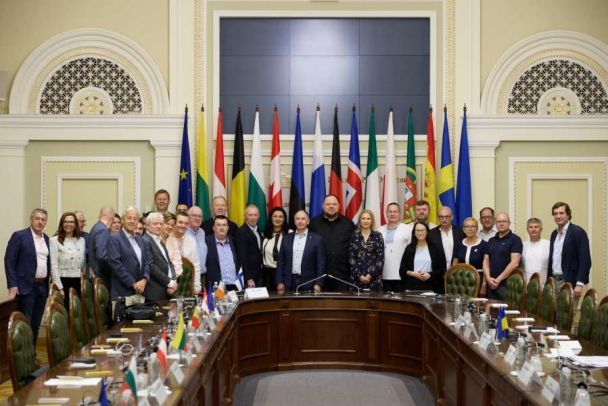 Руслан Стефанчук зустрівся з делегацією об’єднання парламентаріїв держав-членів Європейського Союзу / © Верховна Рада України