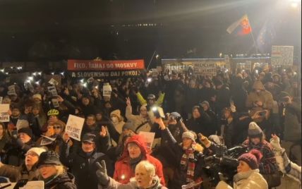 Масштабні протести у Словаччині: мітинги проти Фіцо підтримала провінція