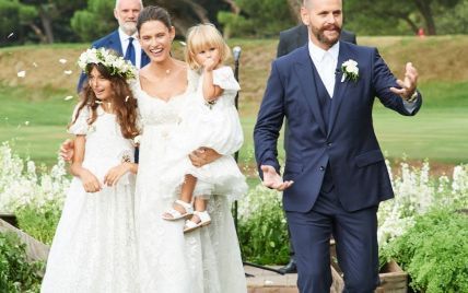 Счастливая невеста: свадебная фотосессия Бьянки Балти для журнала Vogue