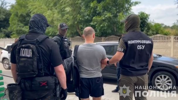 Затримано агентів ФСБ, які готували підпали в Україні та ЄС / Фото: СБУ та Нацполіція
