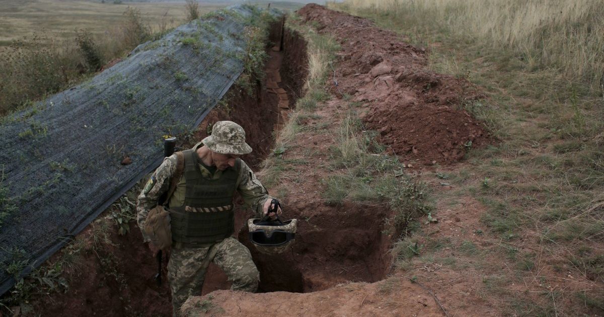 Обстріли бойовиків із забороненого озброєння не припиняються: репортаж з лінії розмежування
