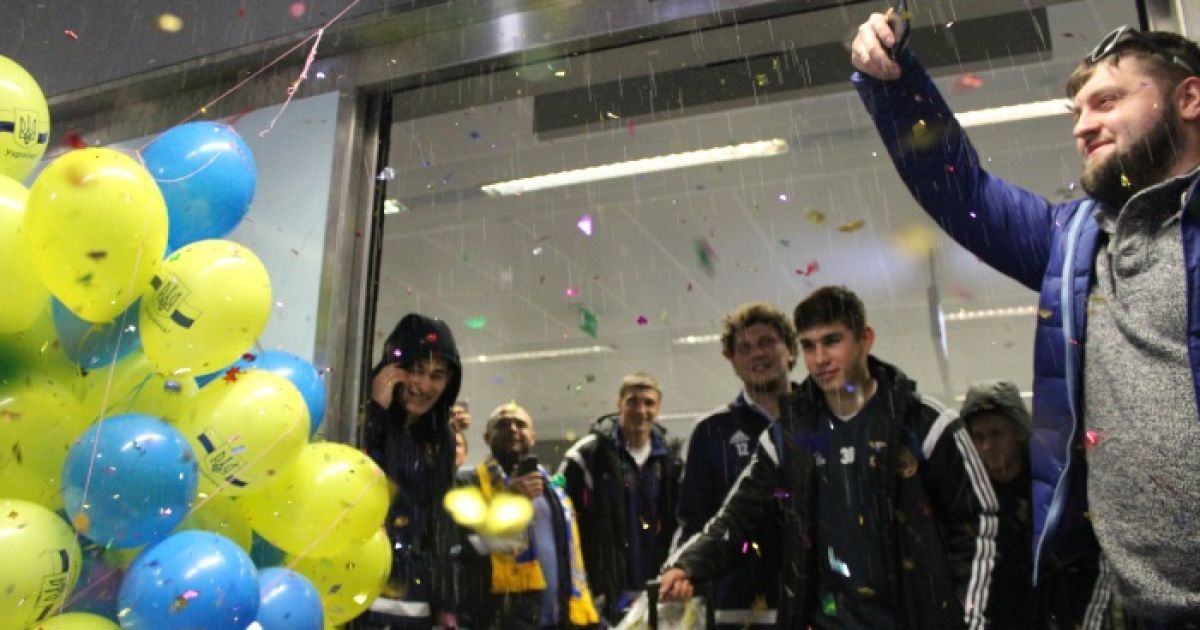 Встреча сборной Украины после выхода на Евро-2016 / © Проспорт