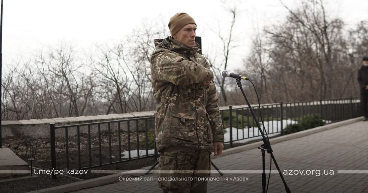 Командир Азову англійською звернувся до світу, щоб зупинити голод у Маріуполі