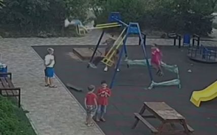 Родители мальчика, который наткнулся на арматуру на площадке в Одессе, не будут обращаться в суд