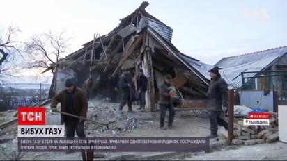 У Львівській області вибух газу зруйнував приватний будинок – троє людей в реанімації | Новини України