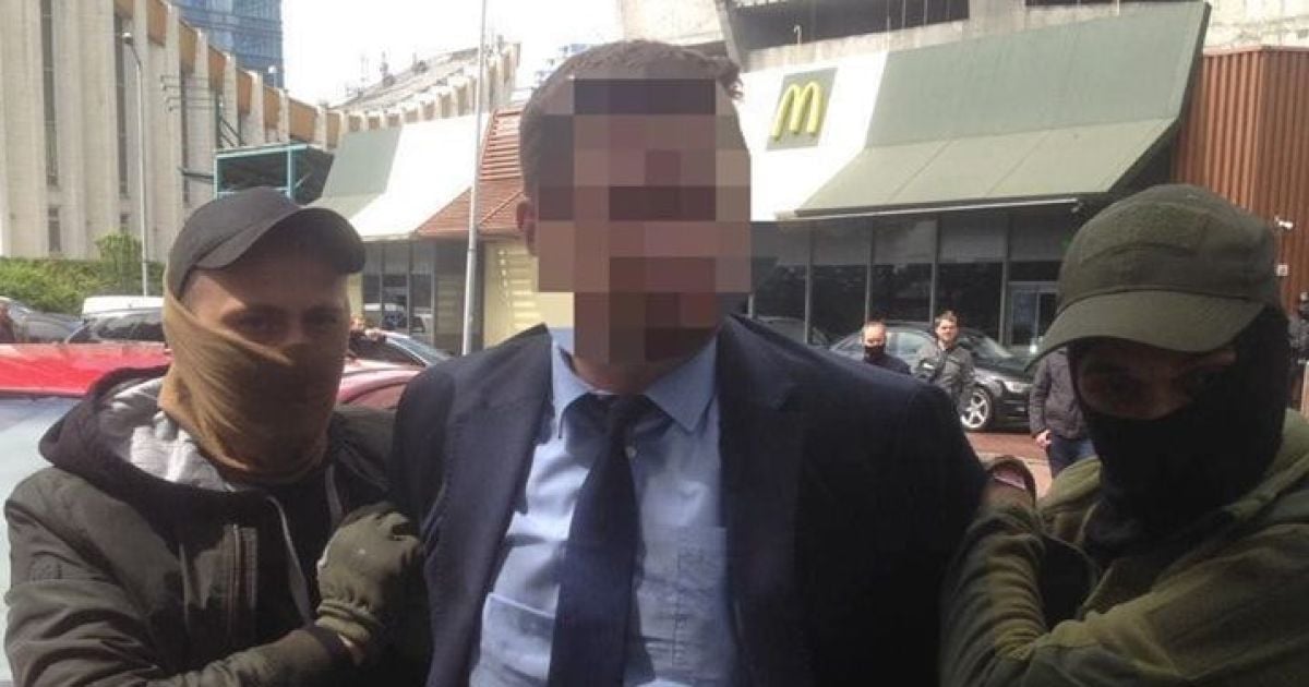Високопосадовець Міносвіти вимагав гроші за перемогу на конкурсі