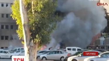 В Турции в воздух взлетел легковой автомобиль