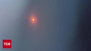 Місяць з'їв сонце: як рідкісне природнє явище бачили у Бостоні?