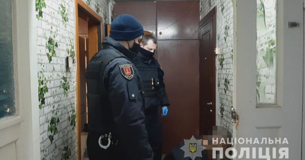 Відрізав голову батькові: в Одесі підозрюваному у моторошному вбивстві загрожує довічне ув'язнення