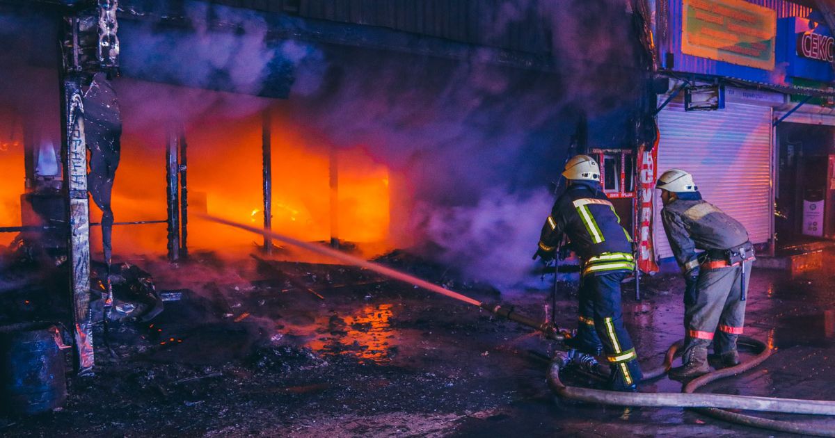 пожежа на Мінському ринку в Києві_2 / © kiev.informator.ua
