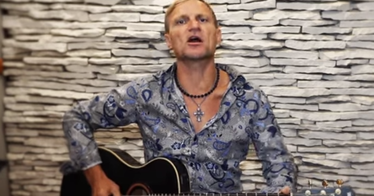 Олег Скрипка был одним из тех, кто спел гимн Украины ко Дню Независимости.