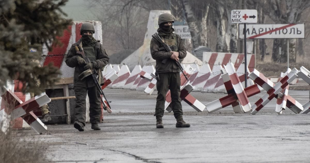 В Україні запроваджують надзвичайний стан, крім двох областей
