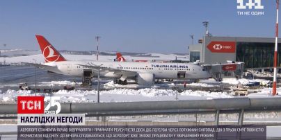 Новини світу: аеропорт Стамбула відновив роботу після аномального снігопаду