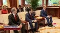 Такого від Трампа не очікували! Вистелив доріжку перед Сі! Що значив цей жест?!