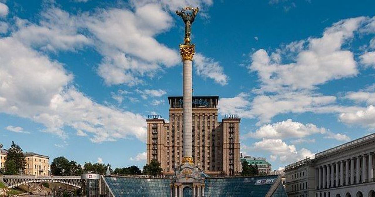 Монумент Незалежності на майдані у Києві