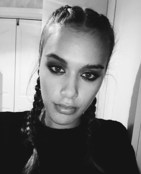 Мен тыңдаған колготки киген әйелдің видеосы