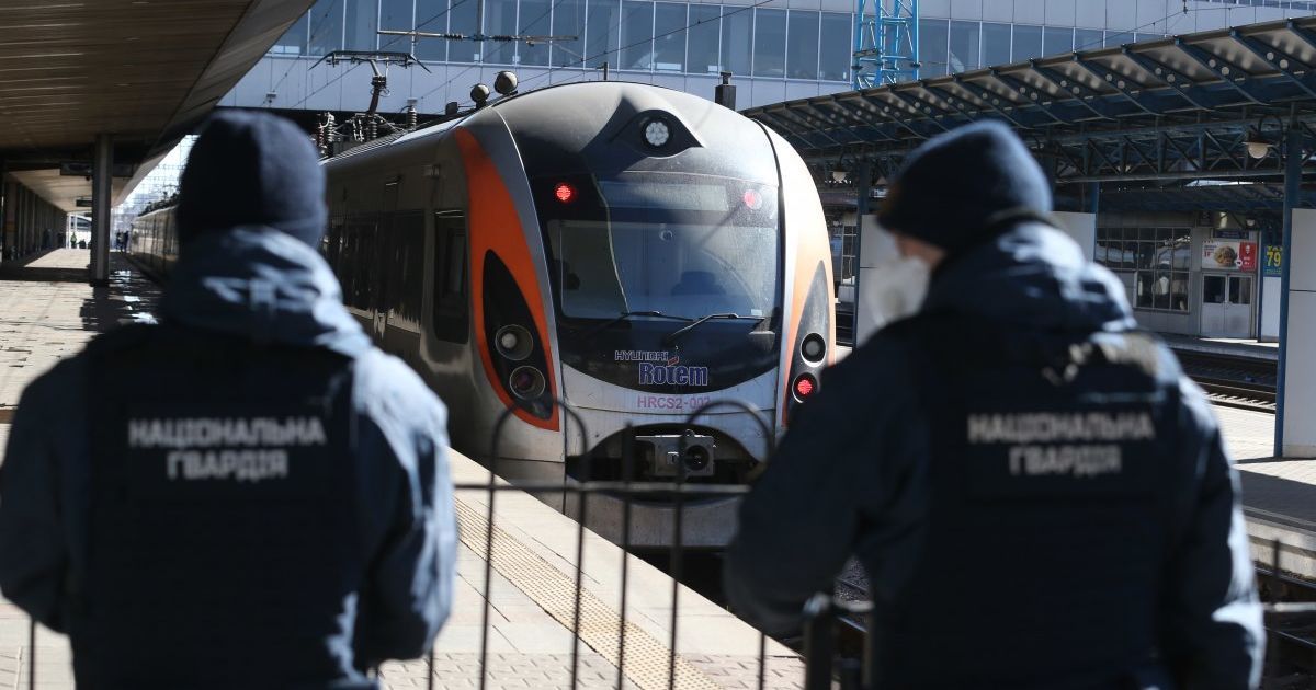 "Укрзалізниця" скасовує евакуаційні поїзди: залишається лише один рейс