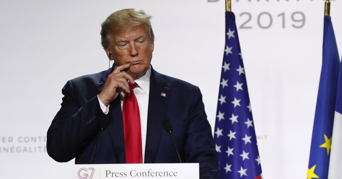 В США из-за "украинского скандала" начали процедуру импичмента Трампу. Он заявил о "президентском харассменте"