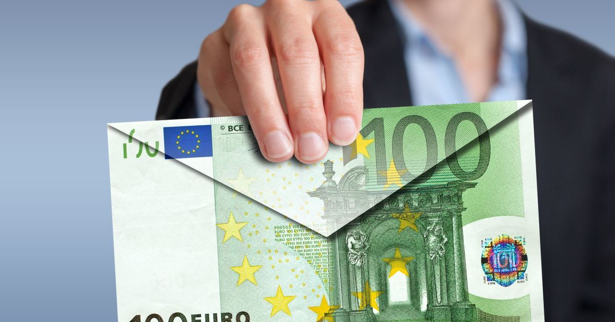 Ежегодно украинцы передают из Польши на родину 5 миллиардов евро