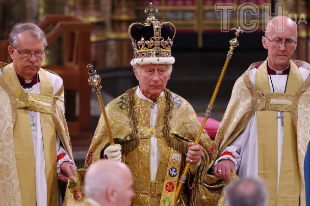 Король Чарльз III на своїй коронації у Вестмінстерському абатстві / © Getty Images