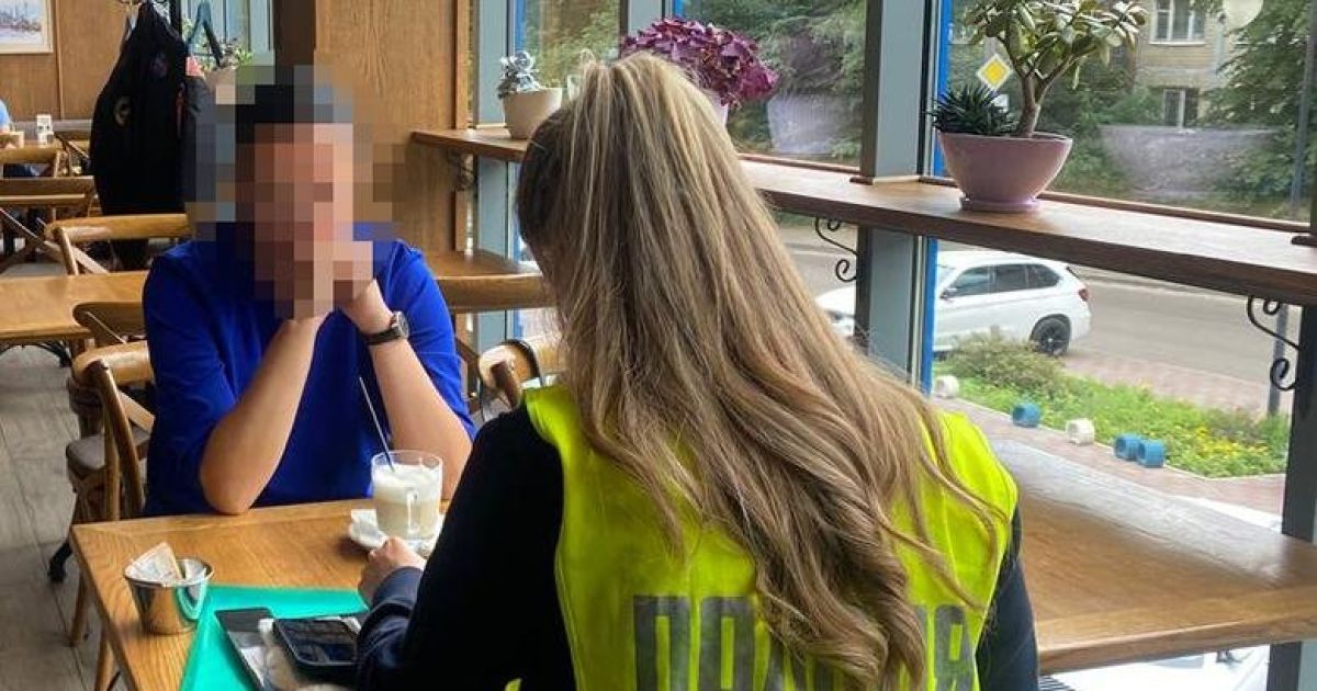 У Києві затримано адвокатку, яка за 12 тисяч доларів організовувала виїзд чоловіків за кордон