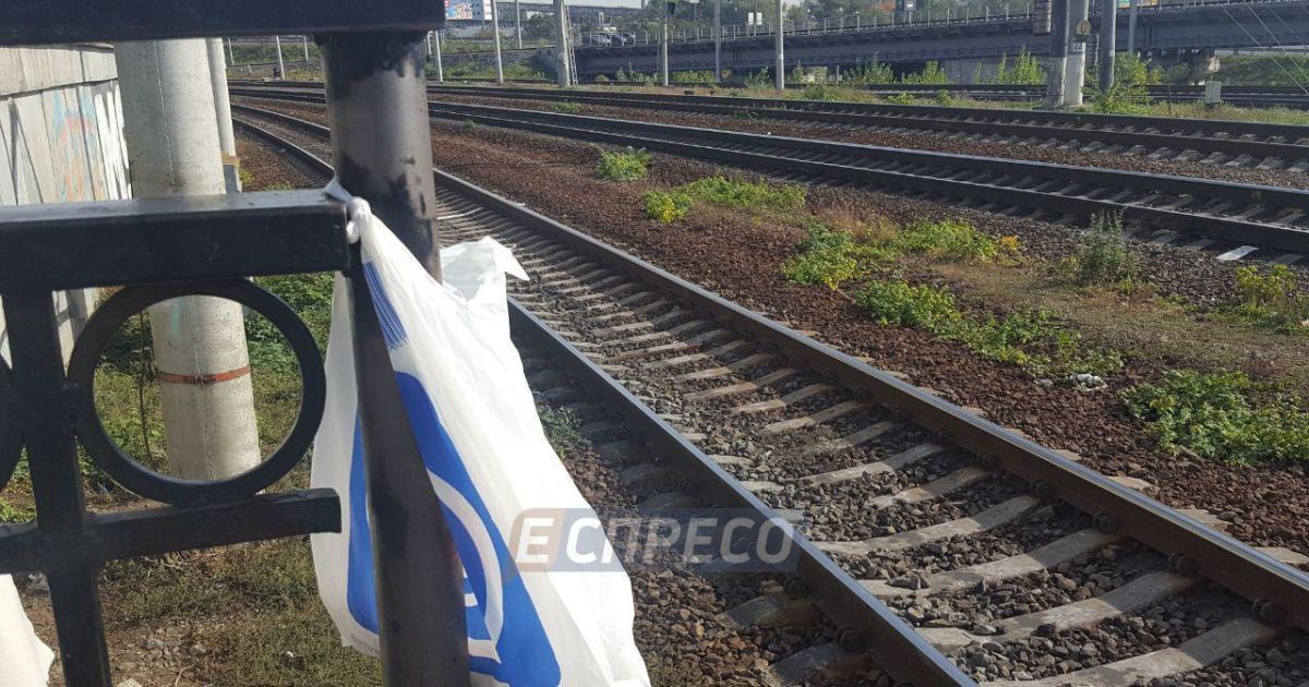 жінка потрапила під потяг на видубичах_2 / © Вартові.Еспресо