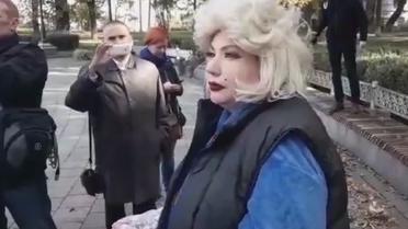 активістка Femen з «привітала» Путіна з ДН_3 / © Українська правда