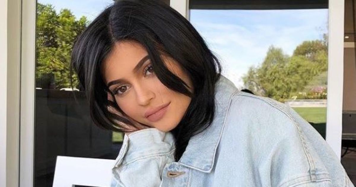 СМИ показали первые изображения вероятно беременной Кайли Дженнер