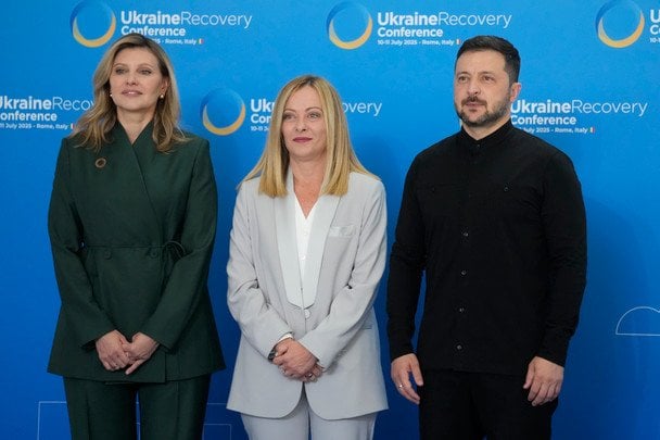 Джорджа Мелоні і Володимир та Олена Зеленські / © Associated Press