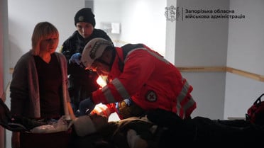 Наслідки ворожого удару по Запоріжжю_4 / © Очільник Запорізької ОВА Іван Федоров