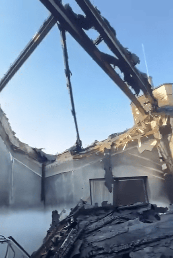 На Київщині внаслідок обстрілу згорів будинок родини нардепа Шахова