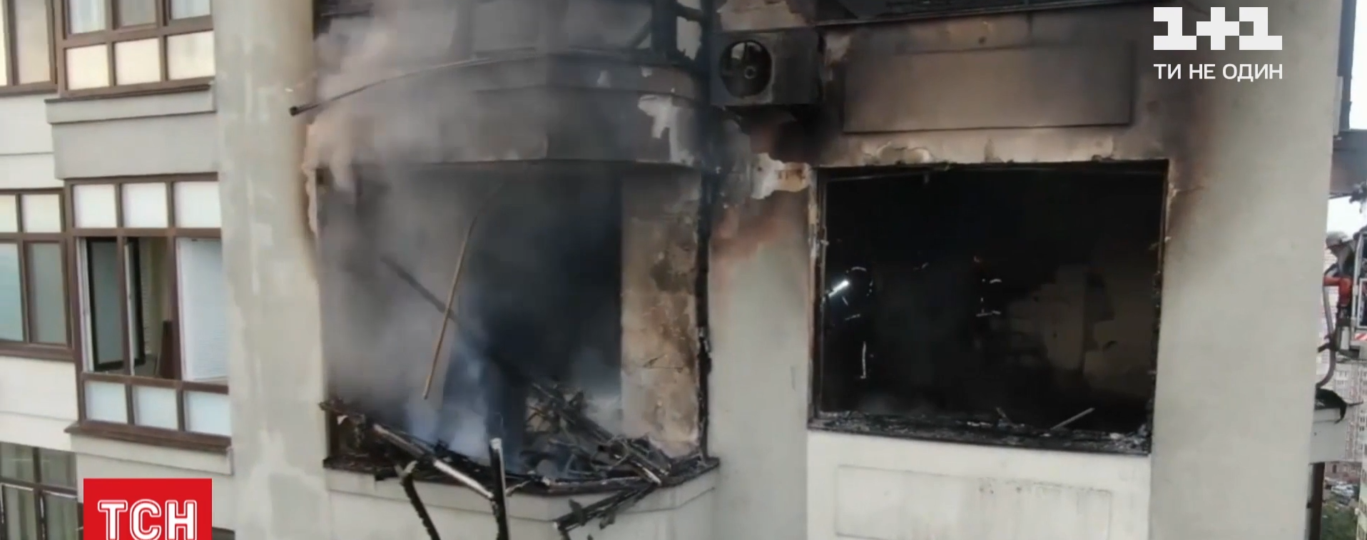 Пожар в многоэтажке Киева: в каком состоянии пострадавший и что мешало спасателям тушить огонь