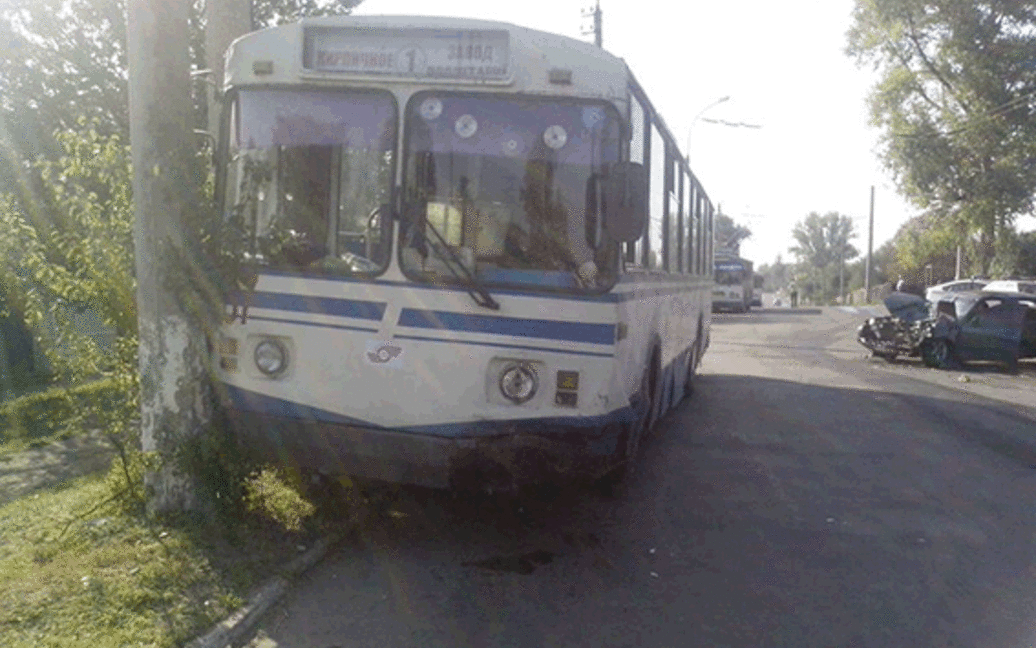 В Лисичанске местный чиновник попал в ДТП / © ГУ МВД в Луганской области