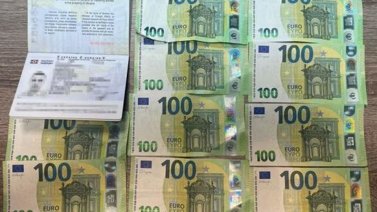 За повернення до України – тисяча євро: на Буковині чоловік пропонував хабар прикордонникам, щоби повернутися додому