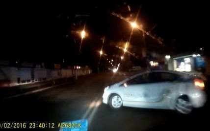 Появилось видео с регистратора серьезной аварии, которую спровоцировали патрульные в Киеве