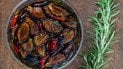 В’ялені сливи з часником і травами