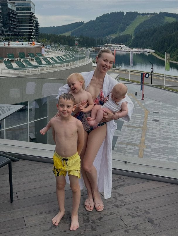 Анна Сагайдачна з дітьми / © instagram.com/annasagaidachnaya