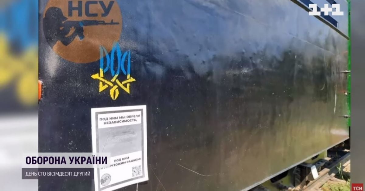 Партизани прикрасили до свят окуповані міста українською символікою