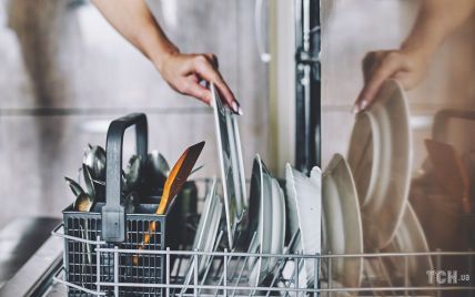 Не робіть так: п'ять поширених помилок під час завантаження посудомийної машини