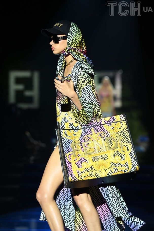 Показ Versace х Fendi, 2021 рік / © Getty Images