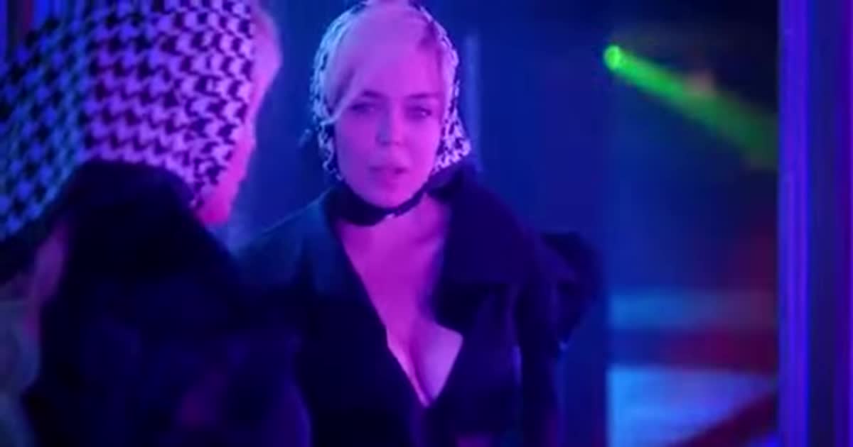 Алина Гросу показала измену мужа-козла в новом клипе