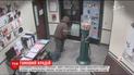 В Калифорнии разыскивают мужчину, который пытался украсть автомат с жевательными резинками
