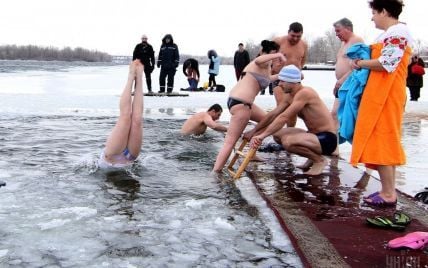 В Украине чтят Крещение. Правила погружения в ледяную воду